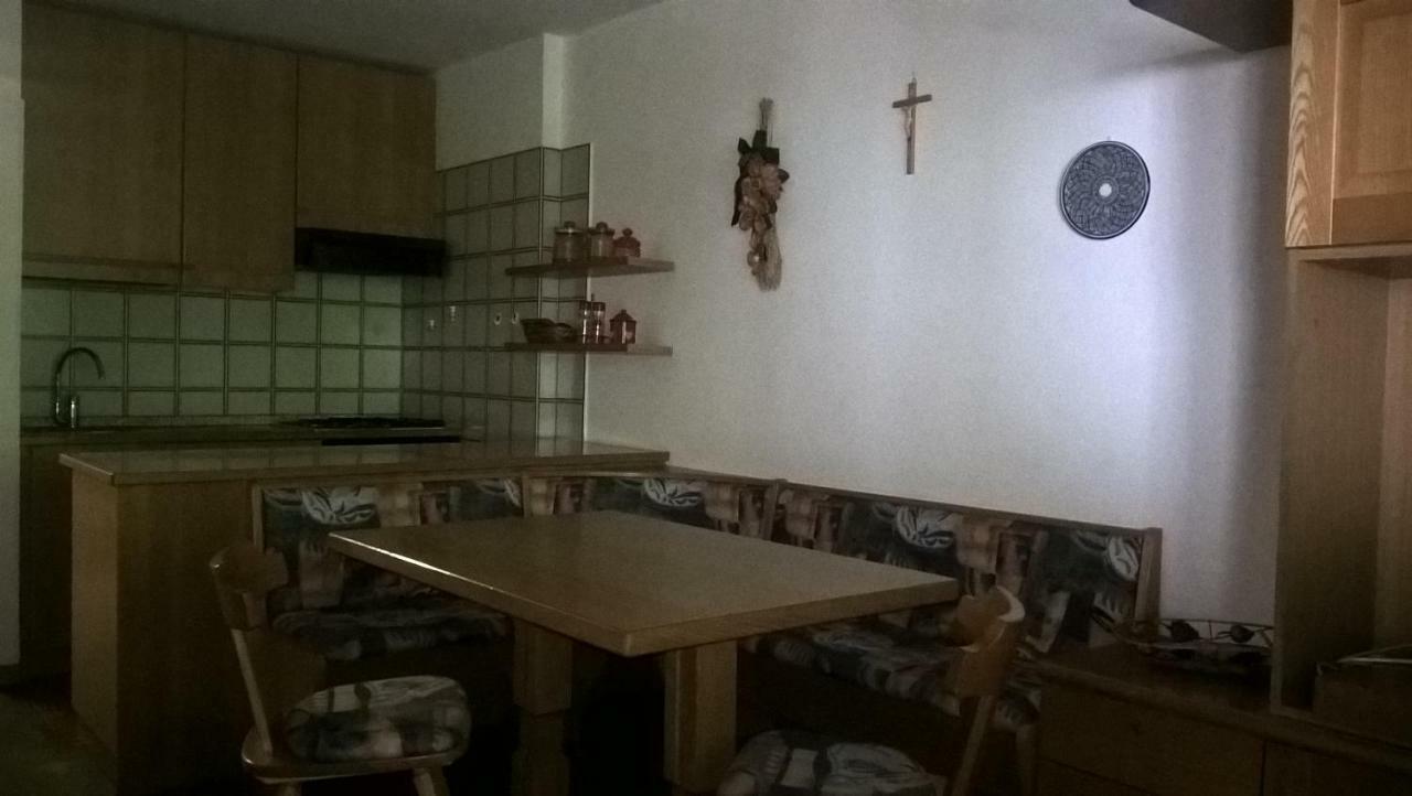 Appartamenti Bernard Sas Canazei Luaran gambar